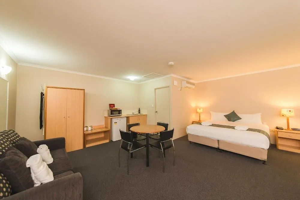 Harbour Sails Motor Inn Gladstone 4*,